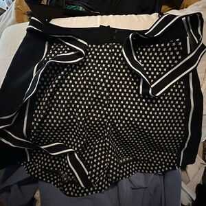 Black and White daisy Patterned Women's shorts - Ted Baker London